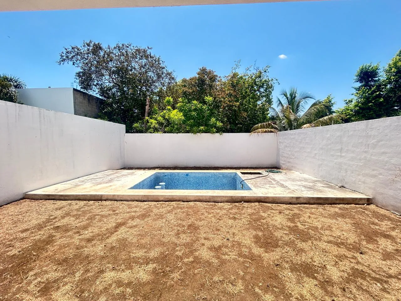 Casa Sodzil, jardín antes